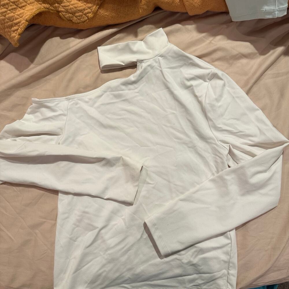 Women’s white Abercrombie & Fitch Shirt